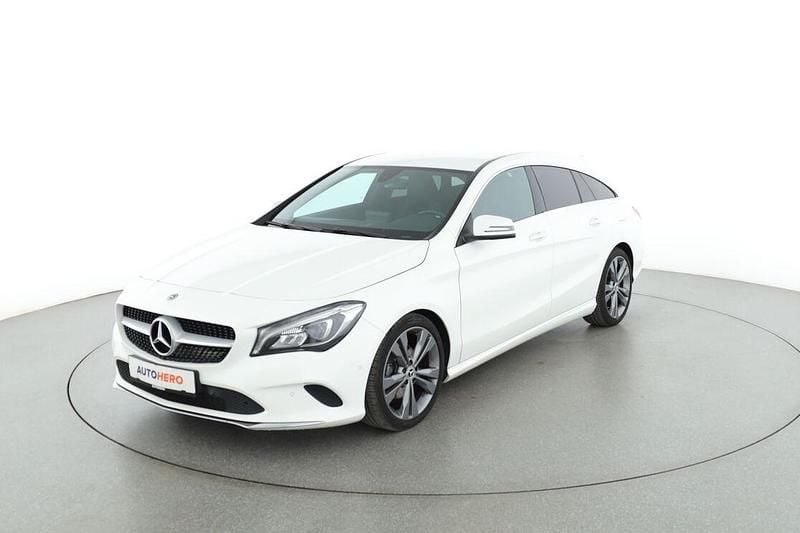 Weiß Gebraucht 2018 Mercedes CLA180 Shooting Brake Urban Kombi | 19.990 € (Etwas zu teuer) - Bild 1/3