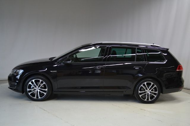 Gebraucht VW Golf VII LOUNGE 150 PS (110 kW) 2016 Schwarz metallic Kombi