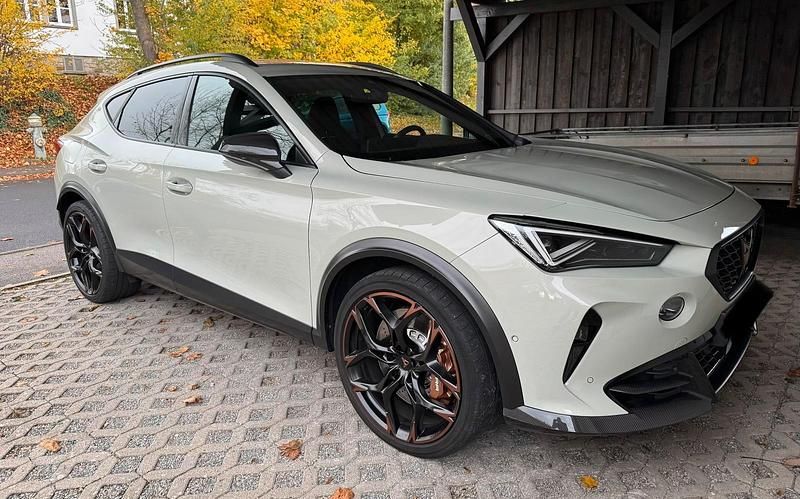 Grau Gebraucht 2022 Cupra Formentor VZ SUV | 44.399 € (Teuer) - Bild 1/4