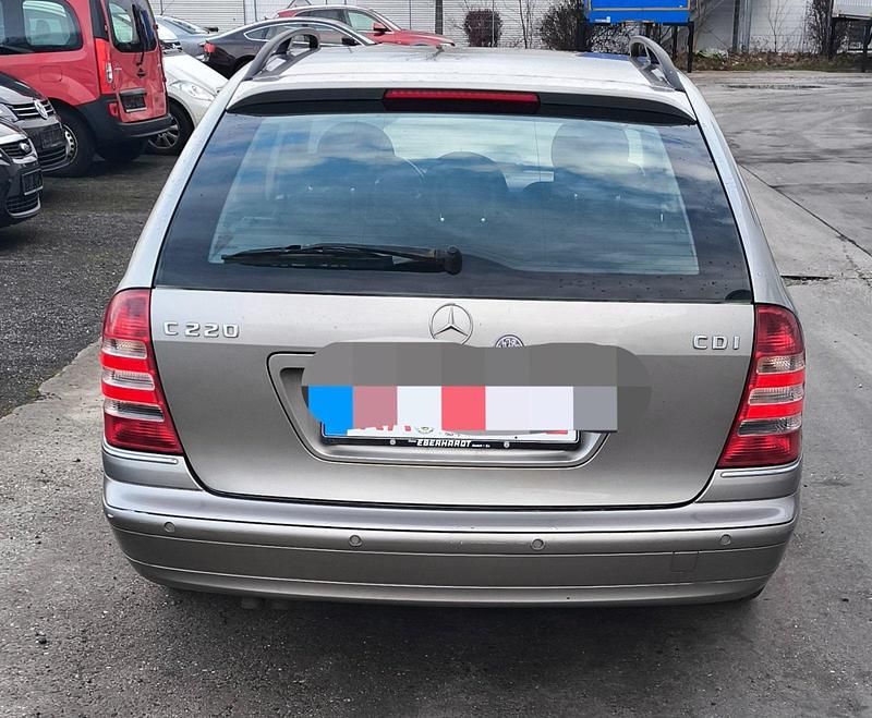 Gebraucht Mercedes C220 Elegance 150 PS (110 kW) 2004 Silber Kombi