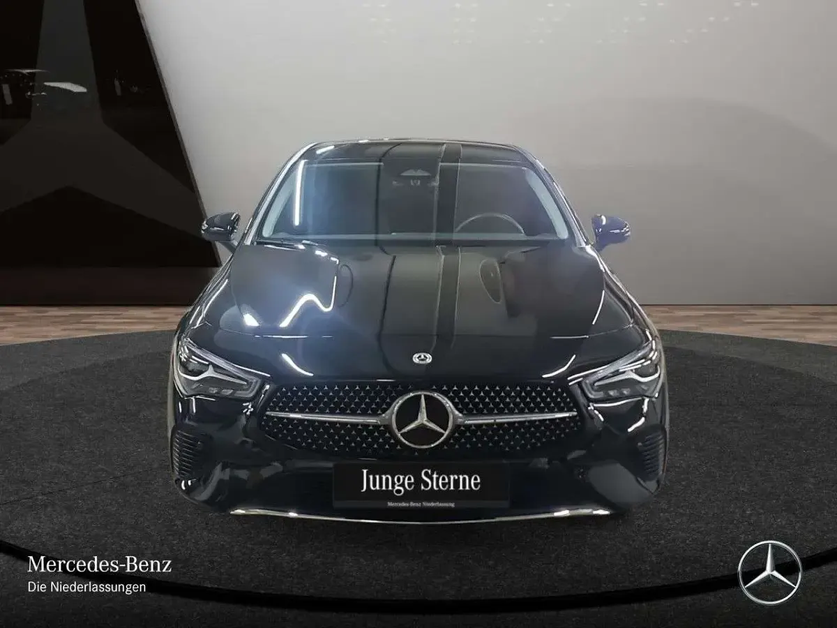 Gebraucht Mercedes CLA180 Progressive 136 PS (100 kW) 2025 Kosmosschwarz Limousine