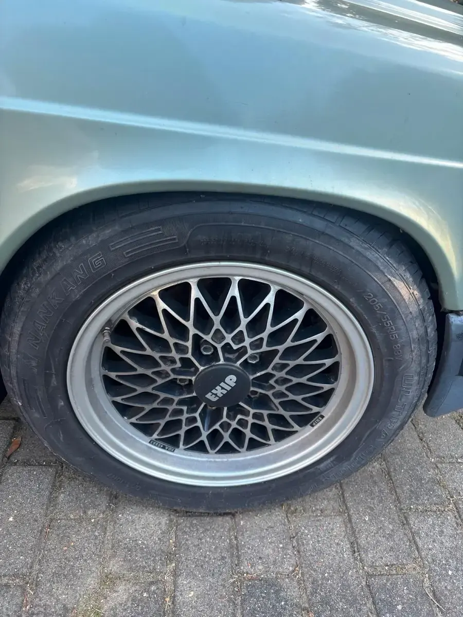 Gebraucht Mercedes 190 122 PS (89 kW) 1987 Grün Limousine