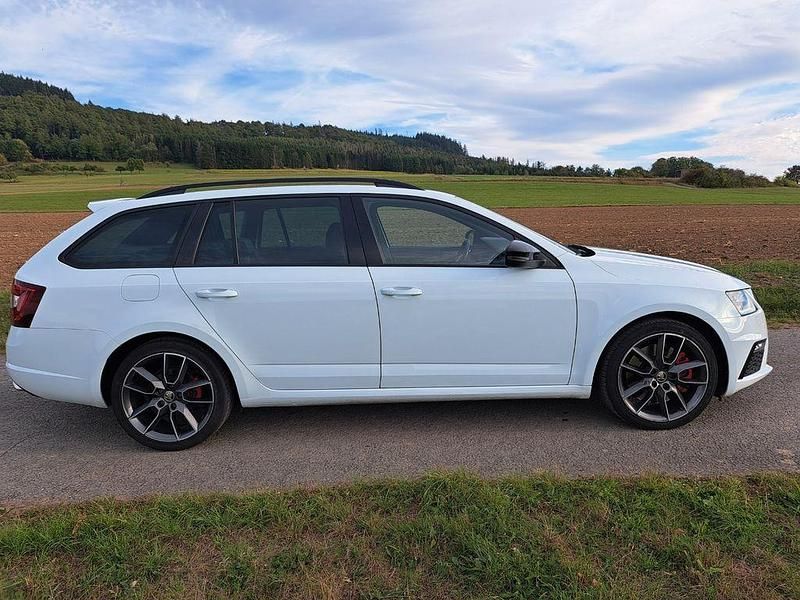 Gebraucht Skoda Octavia RS 230 PS (169 kW) 2017 Weiß Kombi