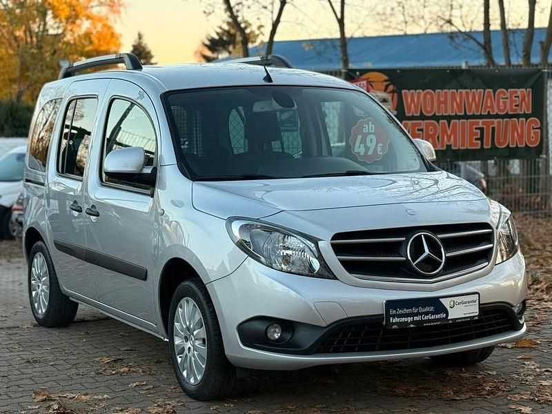 Silber Gebraucht 2019 Mercedes Citan 109 Edition Kombi | 12.990 € (Fairer Preis) - Bild 1/4