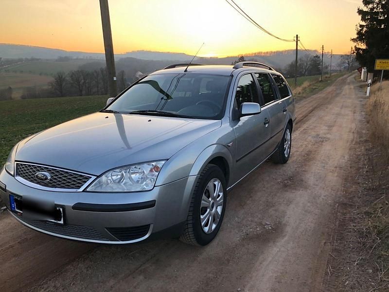 Gebraucht Ford Mondeo Ambiente 110 PS (80 kW) 2007 Silber Kombi