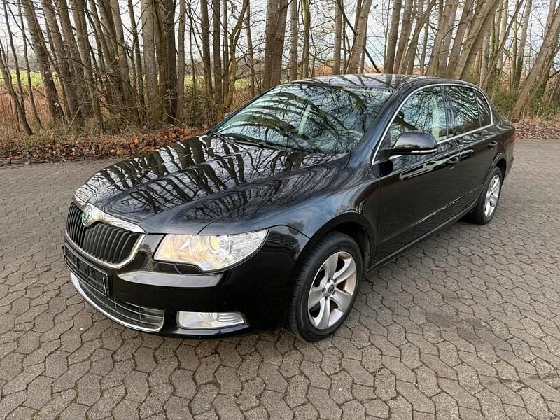 Schwarz Gebraucht 2009 Skoda Superb Limousine | 3.600 € (Fairer Preis) - Bild 1/4