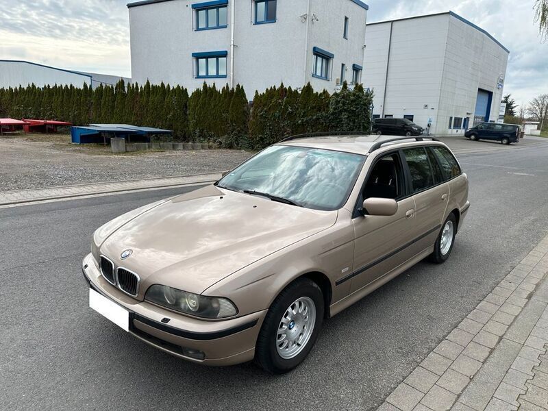Beige Gebraucht 2000 BMW 520 Kombi | 1.050 € (Superpreis) - Bild 1/4