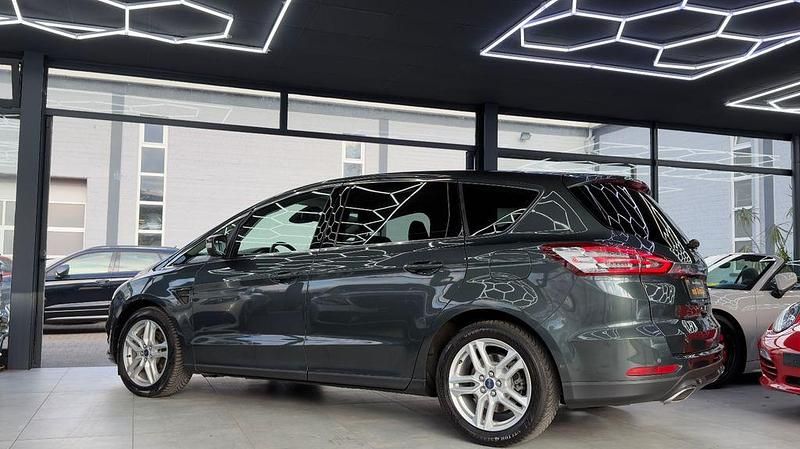 Gebraucht Ford S-MAX Titanium 190 PS (139 kW) 2019 Grün Van / Kleinbus