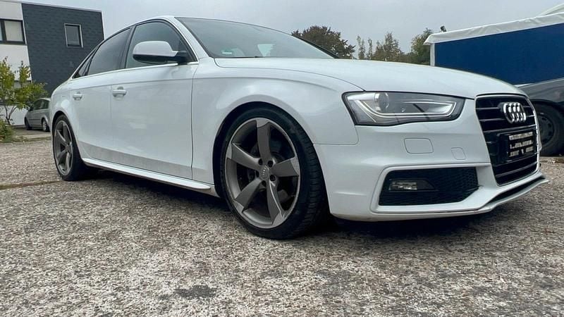 Weiß Gebraucht 2013 Audi A4 S-Line Limousine | 8.950 € (Guter Preis) - Bild 1/4