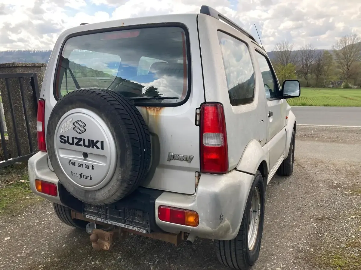 Używany Suzuki Jimny 86 KM (63 kW) 2003 Srebrny SUV