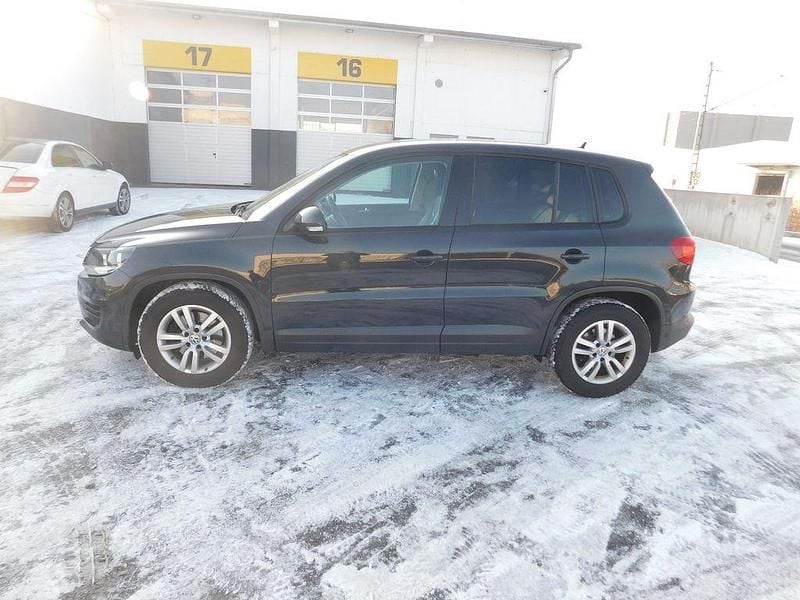 Gebraucht VW Tiguan Trendline 122 PS (89 kW) 2015 Grau SUV