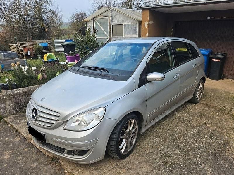 Silber Gebraucht 2005 Mercedes B200 Van / Kleinbus | 3.000 € (Guter Preis) - Bild 1/4
