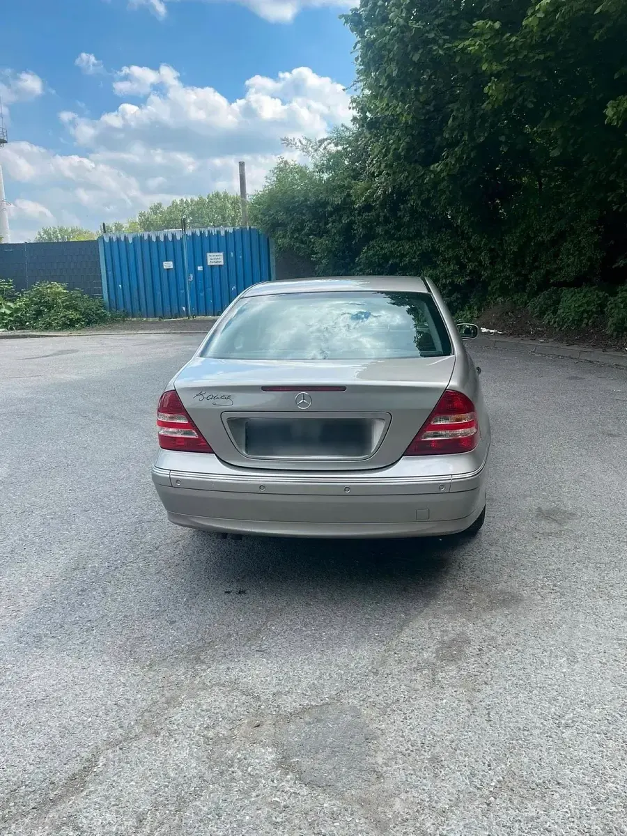 Gebraucht Mercedes C240 170 PS (125 kW) 2004 Gold Limousine