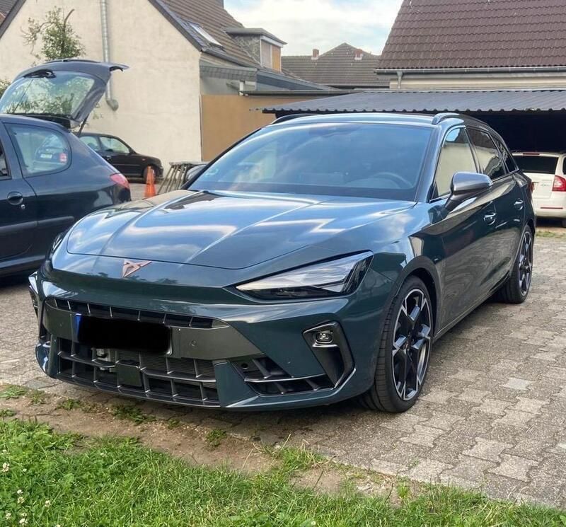Blau Gebraucht 2024 Cupra Leon Kombi | 40.000 € (Fairer Preis) - Bild 1/4