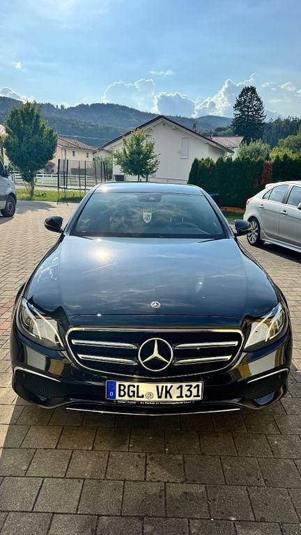 Gebraucht Mercedes E220 194 PS (142 kW) 2019 Schwarz Limousine