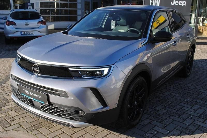 Lack grau artense/typ aussenverkleidung metalliclackierung Gebraucht 2024 Opel Mokka-e Ultimate SUV | 23.780 € (Fairer Preis) - Bild 1/4