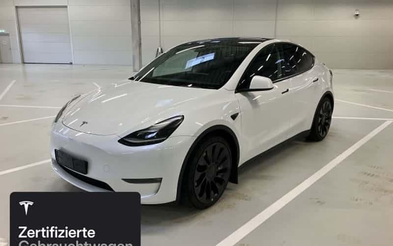 Weiß Gebraucht 2023 Tesla Model Y Performance SUV | 48.000 € (Teuer) - Bild 1/4