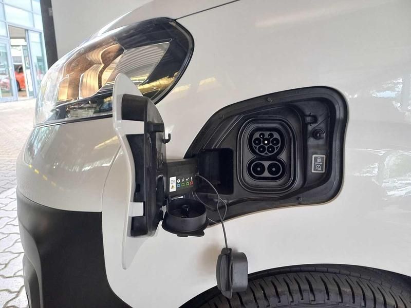 Gebraucht Opel Vivaro-e Combi 100 kW (136 PS) 2024 Weiß Van