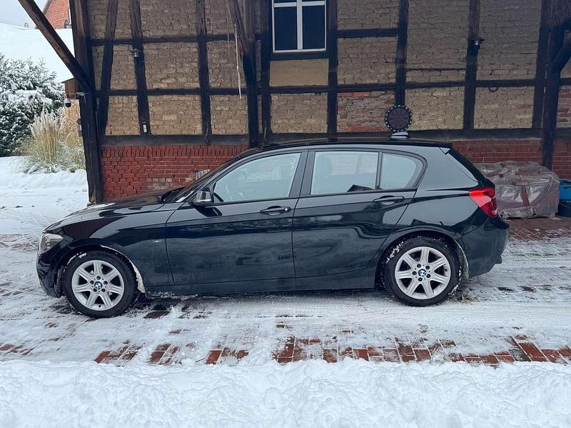 Gebraucht BMW 116 136 PS (100 kW) 2011 Schwarz Kleinwagen