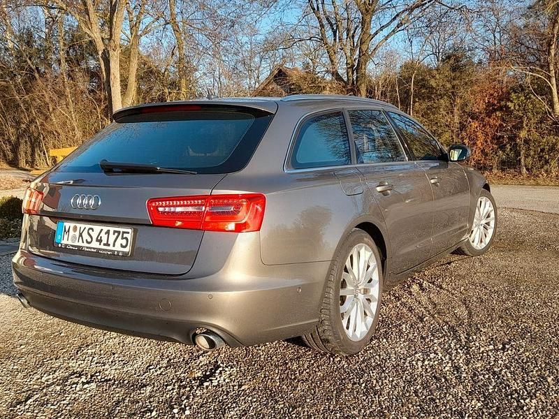 Gebraucht Audi A6 Ambiente 245 PS (180 kW) 2014 Braun Kombi