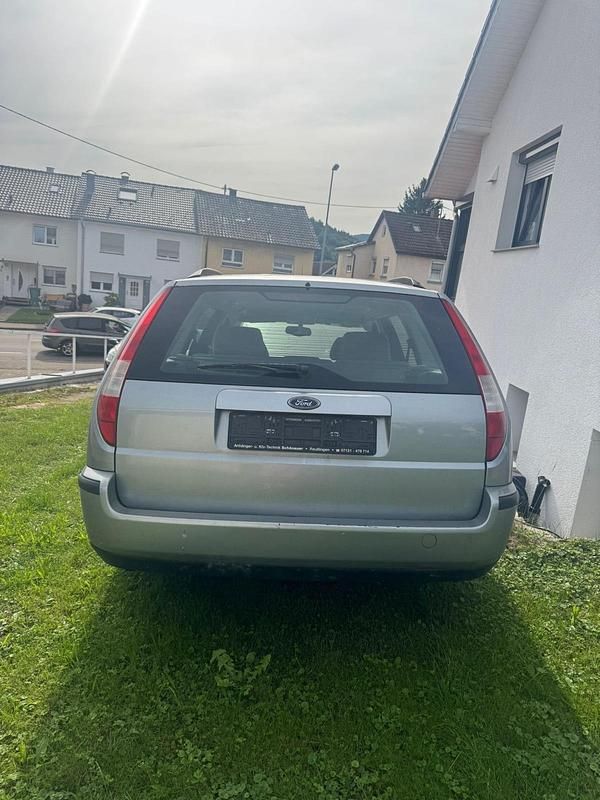 Gebraucht Ford Mondeo 146 PS (107 kW) 2003 Silber Kombi