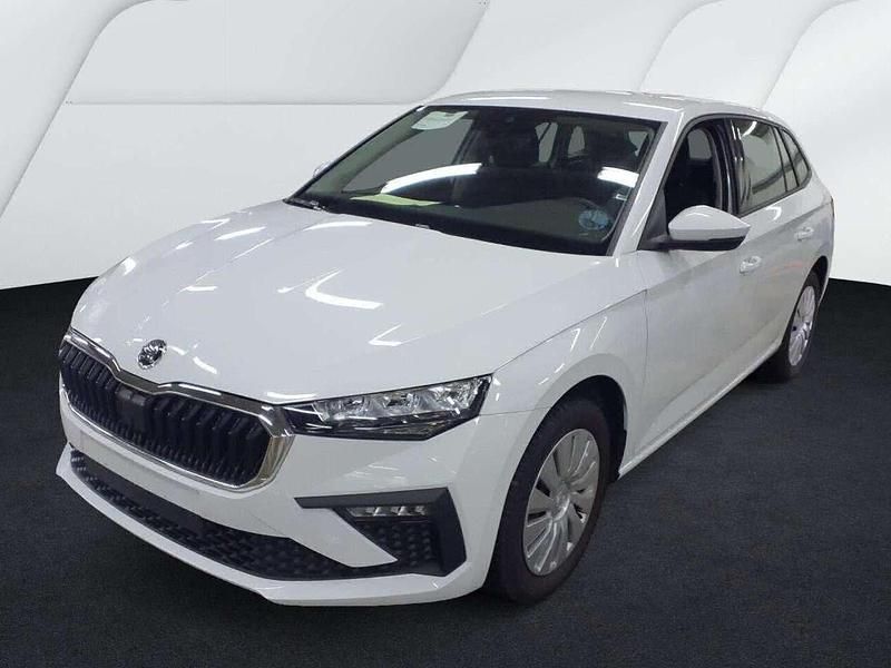 Gebraucht Skoda Scala 116 PS (85 kW) 2025 Moonweiß perleffekt Kleinwagen