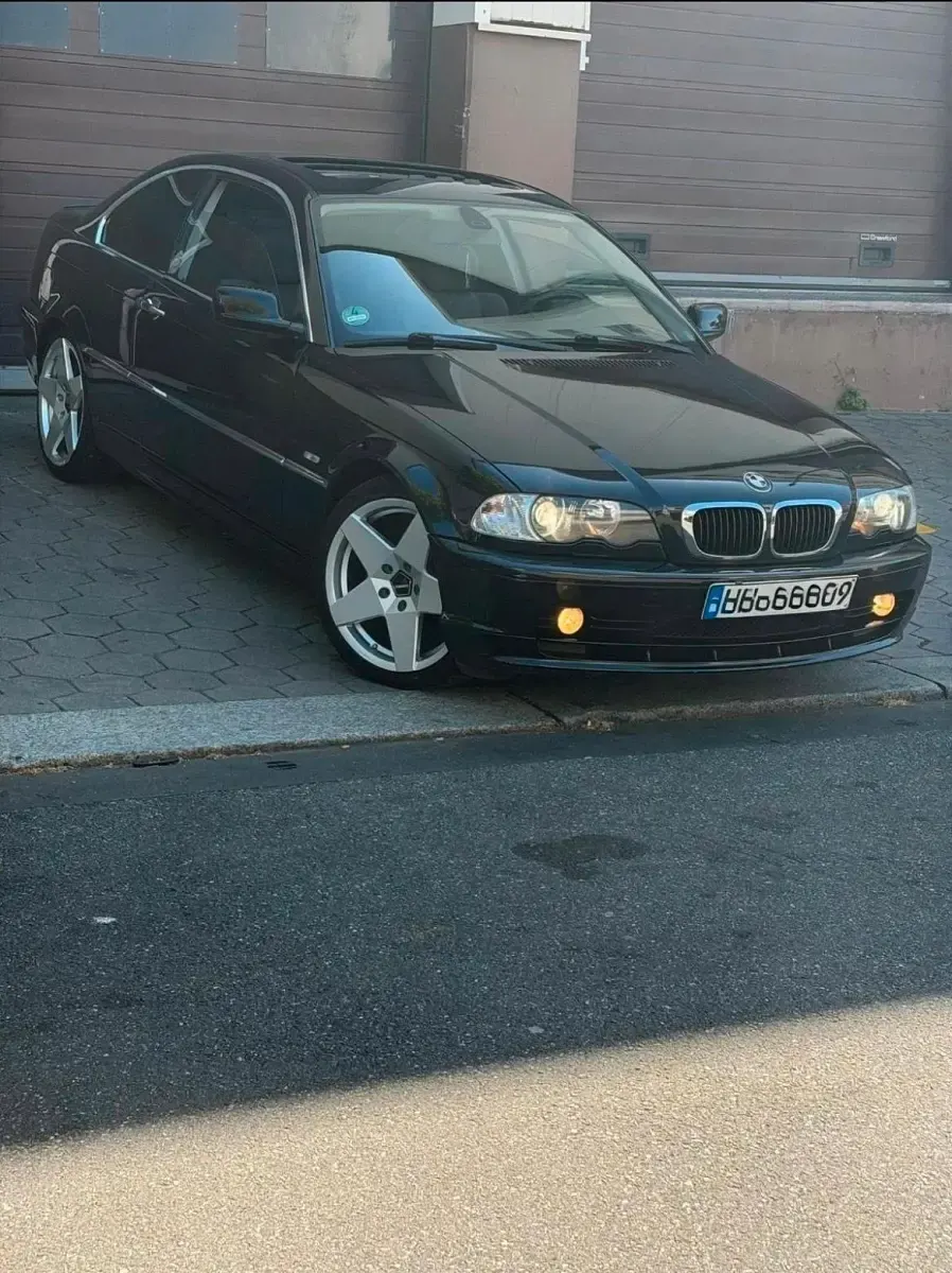 Occasion BMW 323 170 ch (125 kW) 2000 Noir Coupé