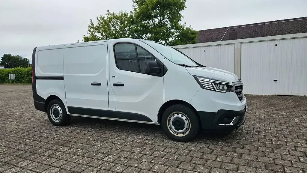 Gebraucht Renault Trafic 131 PS (96 kW) 2023 Weiß Van / Kleinbus