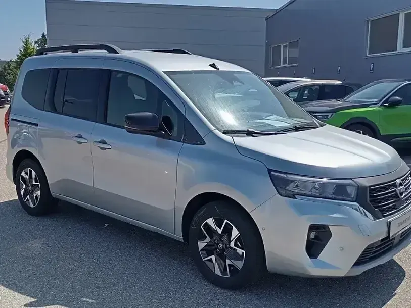 Neu Nissan Townstar N-Connecta 131 PS (96 kW) 2025 Silber Kombi