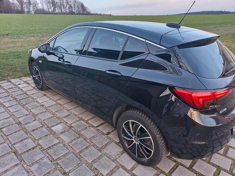 Gebraucht Opel Astra Dynamic 110 PS (80 kW) 2016 Schwarz Limousine