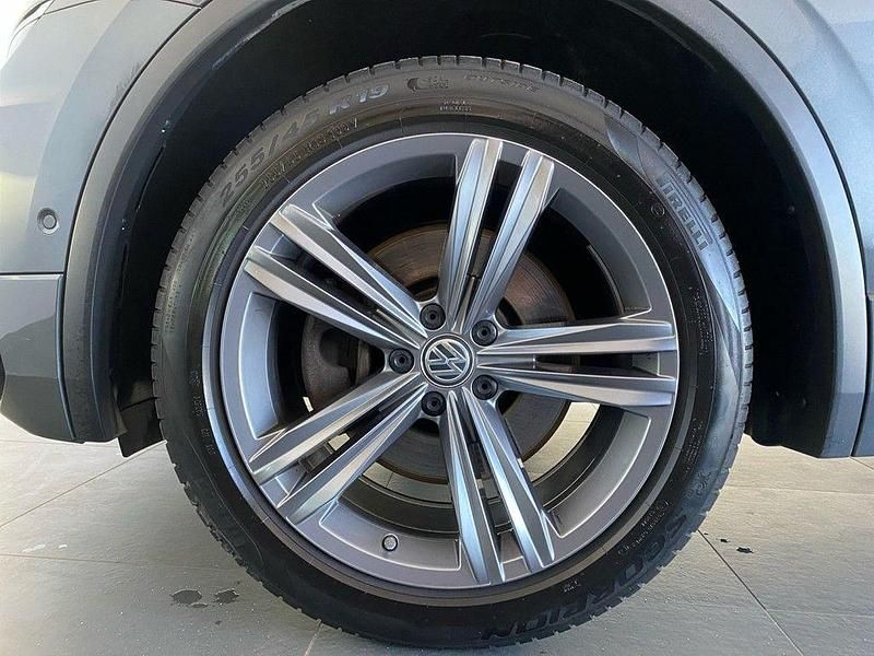 Gebraucht VW Tiguan Highline 190 PS (139 kW) 2020 Indiumgrau metallic (metallic) SUV