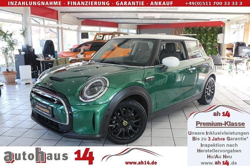 Gebraucht Mini Cooper S 135 kW (184 PS) 2021 British racing green metallic Kleinwagen