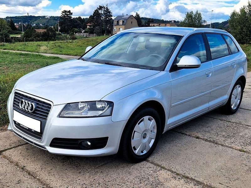 Silber Gebraucht 2010 Audi A3 Sportback Limousine | 6.500 € (Guter Preis) - Bild 1/4