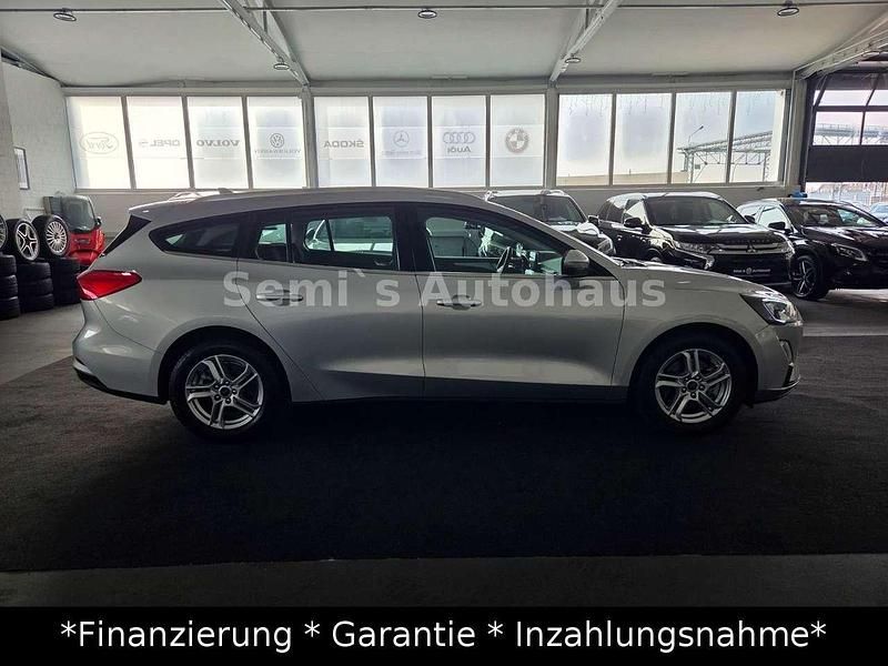 Gebraucht Ford Focus Cool & Connect 125 PS (91 kW) 2021 Silber Kombi