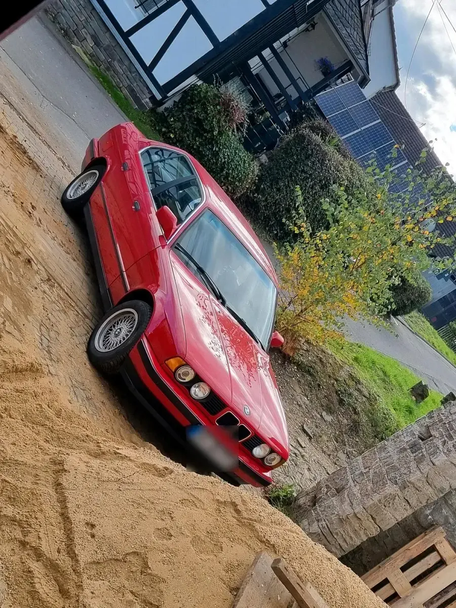 Gebraucht BMW 520 130 PS (95 kW) 1989 Rot Limousine