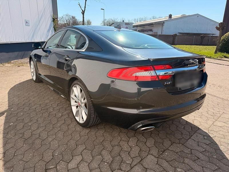 Gebraucht Jaguar XF S 275 PS (202 kW) 2015 Grau Limousine