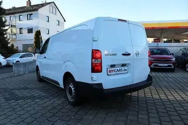 Gebraucht Opel Vivaro-e Combi 122 PS (89 kW) 2019 Weiß Van / Kleinbus