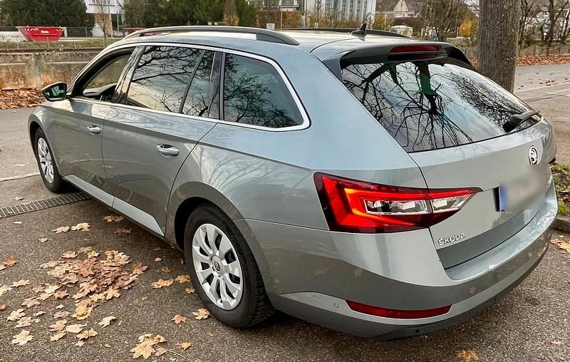 Gebraucht Skoda Superb 190 PS (139 kW) 2017 Silber Kombi