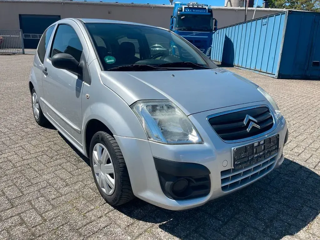 Gebraucht Citroën C2 Tonic 60 PS (44 kW) 2009 Silber Kleinwagen
