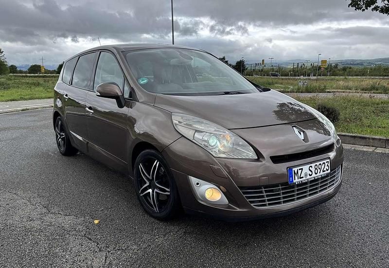 Gebraucht 2010 Renault Grand Scénic III Luxe Van / Kleinbus | 3.000 € (Etwas zu teuer) - Bild 1/4