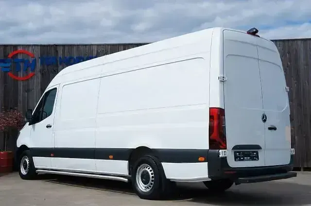 Second-hand Mercedes Sprinter 150 CP (110 kW) 2021 Alb Van