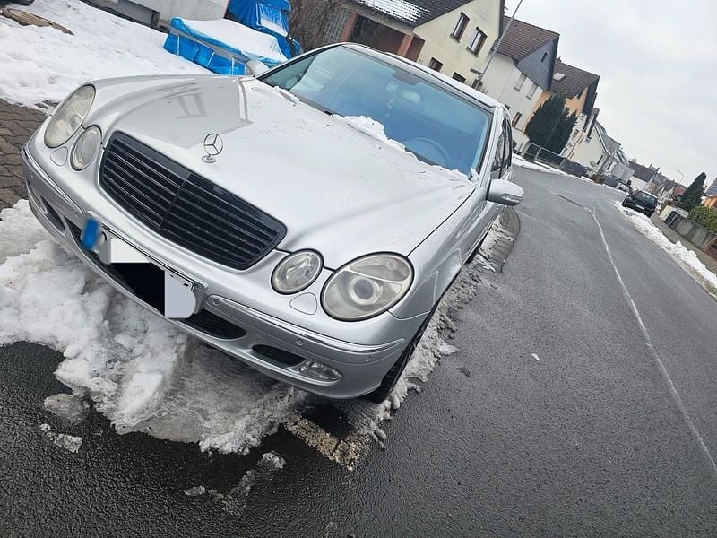 Gebraucht Mercedes E320 224 PS (164 kW) 2003 Silber Limousine