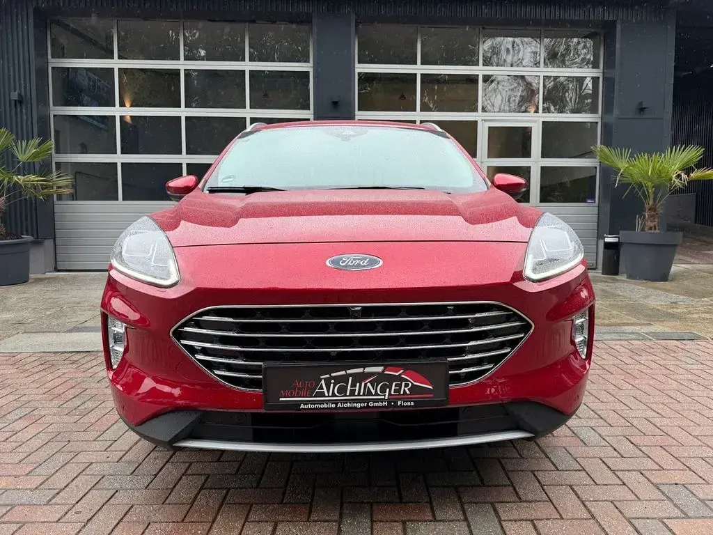 Gebraucht Ford Kuga Titanium 152 PS (111 kW) 2023 Rot SUV