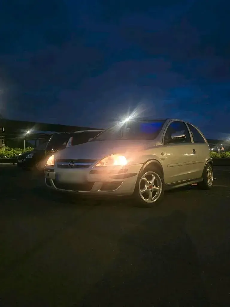 Gebraucht Opel Corsa 60 PS (44 kW) 2005 Silber Kleinwagen