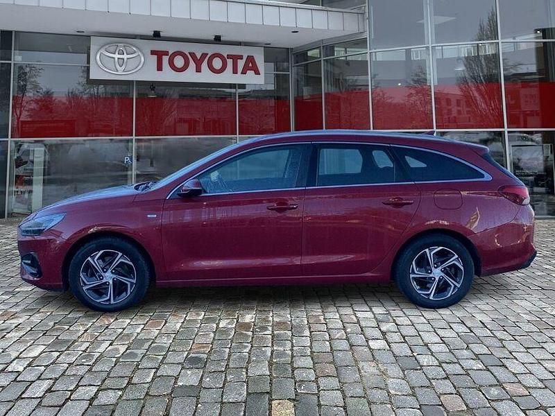 Gebraucht Hyundai i30 Trend 159 PS (116 kW) 2021 Rot Kombi