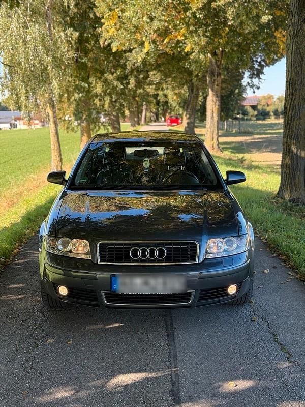 Silber Gebraucht 2003 Audi A4 Limousine | 3.999 € (Teuer) - Bild 1/4