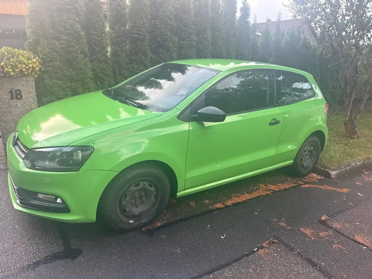 Gebraucht VW Polo 70 PS (51 kW) 2017 Grün Kleinwagen