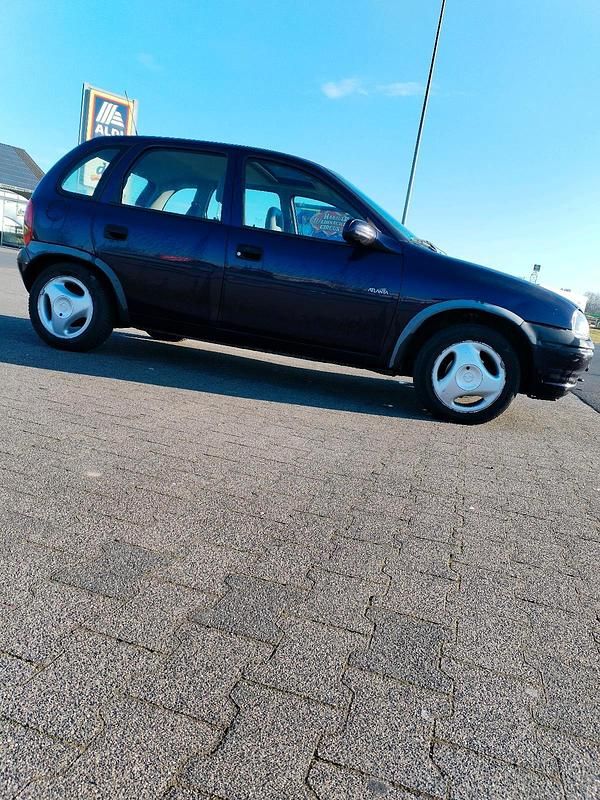 Gebraucht Opel Corsa 60 PS (44 kW) 1997 Blau Kleinwagen