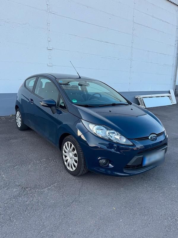 Gebraucht Ford Fiesta 60 PS (44 kW) 2012 Blau Kleinwagen