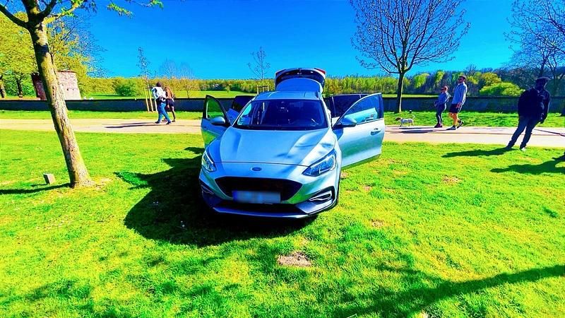 Gebraucht Ford Focus Active X 120 PS (88 kW) 2020 Silber Kombi